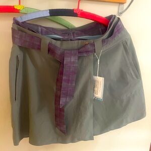 Nike Golf Skort Skirt Shorts Women’s Size 6 NWT Gray Lavender